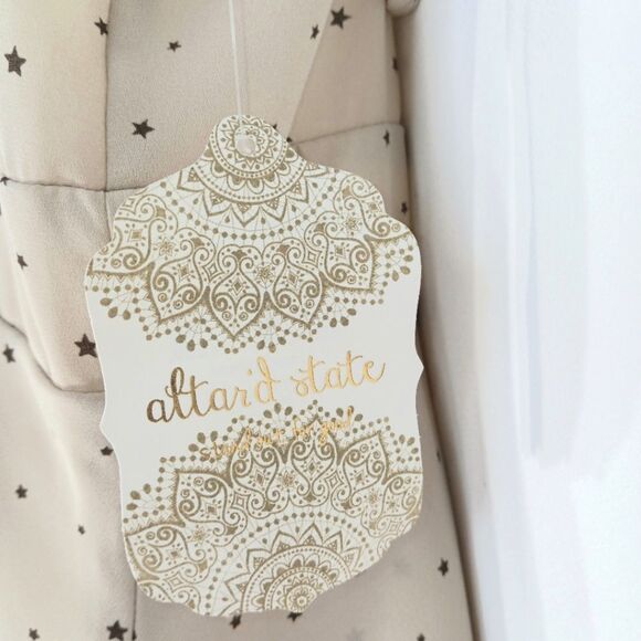 ALTAR’D STATE Women’s Beige Star Print Tiered Mini Dress Size Large NWT - Picture 5 of 13